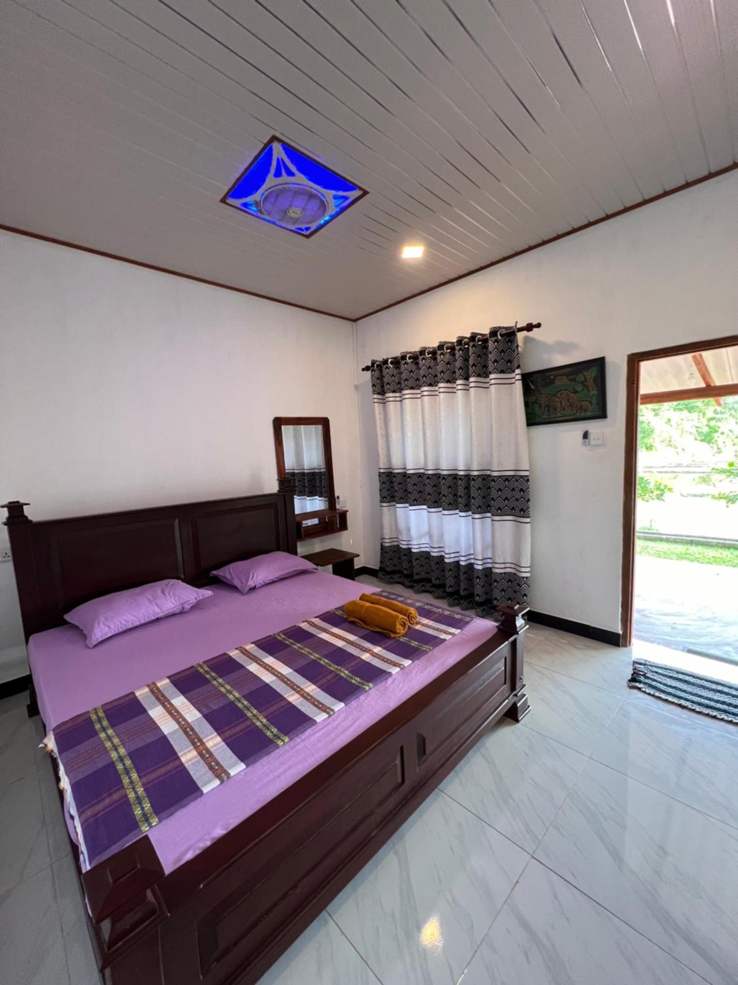 Kurumba Lodge Wilpattu Buitenkant foto