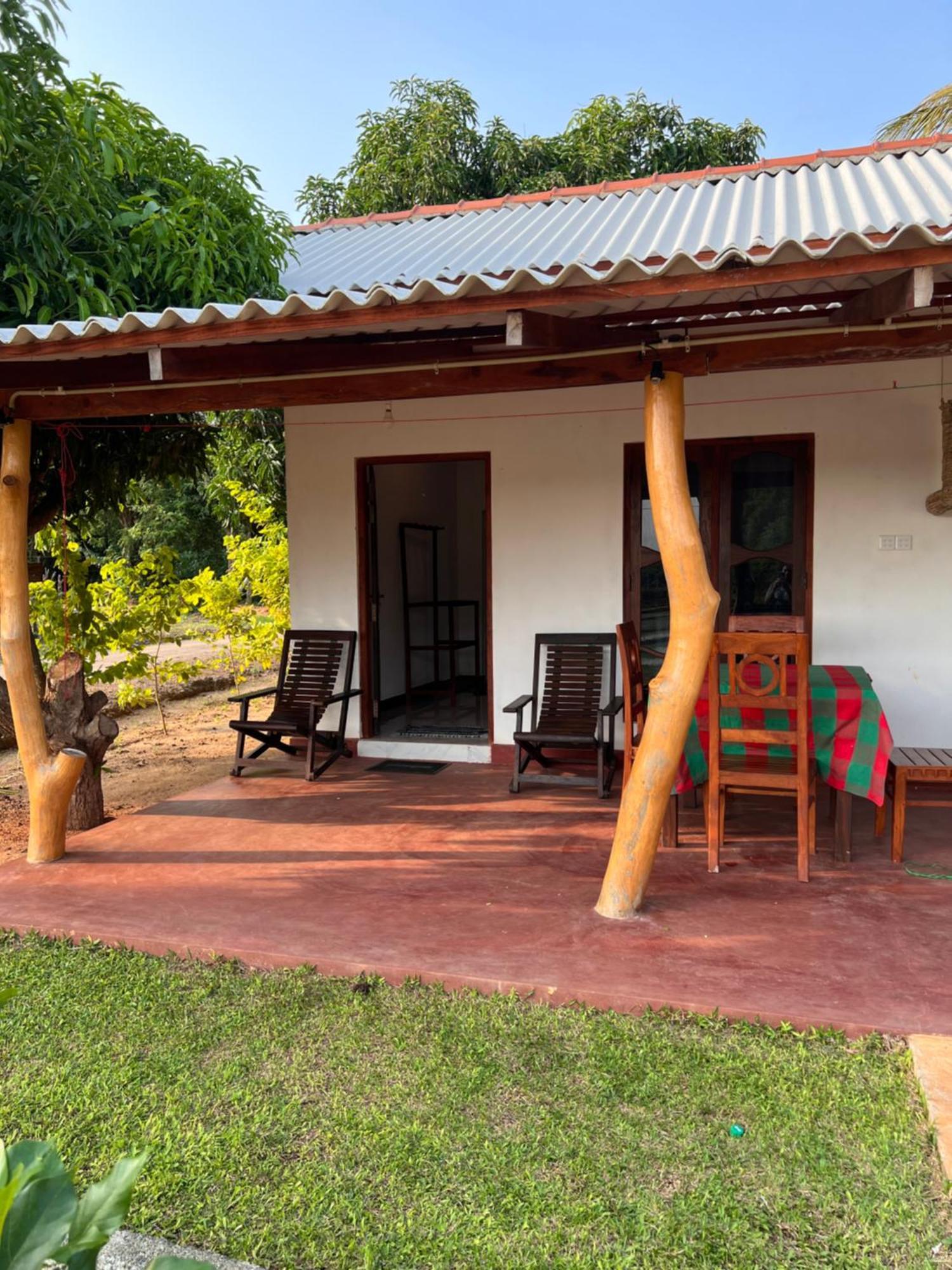 Kurumba Lodge Wilpattu Buitenkant foto