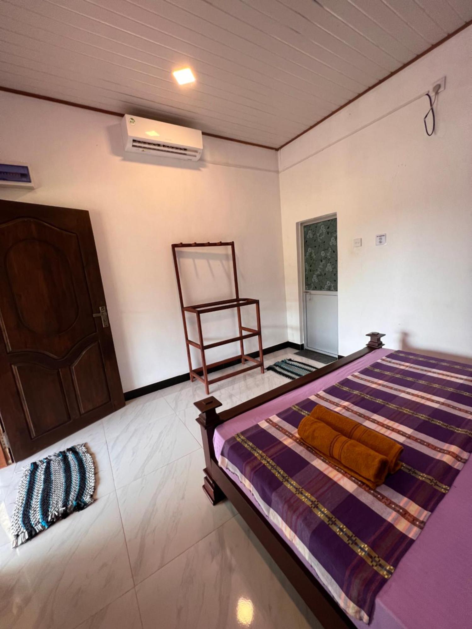 Kurumba Lodge Wilpattu Buitenkant foto